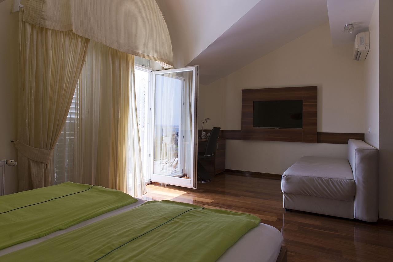 Pansion Maestral Hotell Novi Vinodolski Exteriör bild