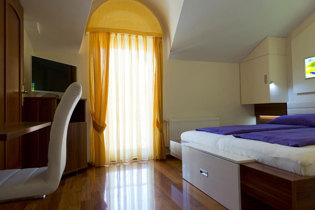 Pansion Maestral Hotell Novi Vinodolski Exteriör bild